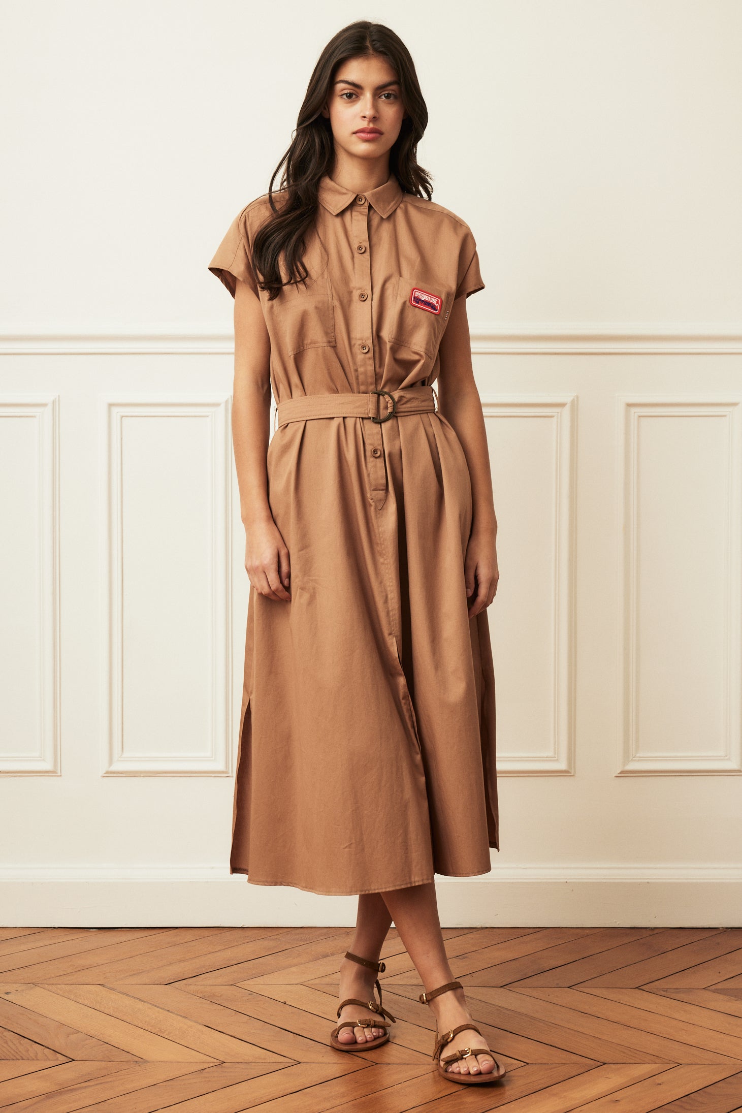 La Petite Française - Robe Réaliste